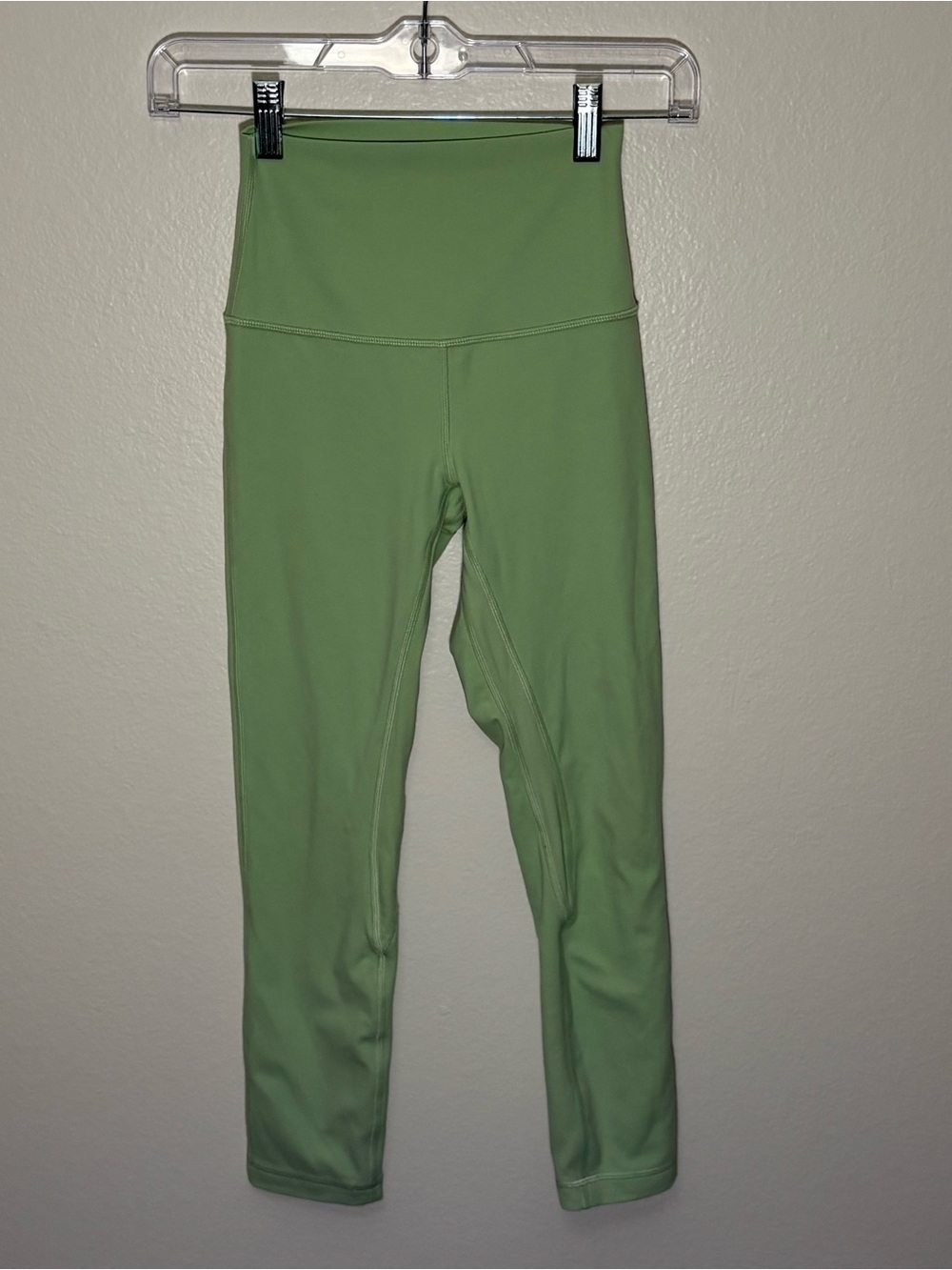 Lululemon Align High-Rise Crop 23"
Creamy Mint
